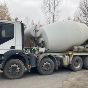 foto 9m3 mix Stetter 8x4 Iveco