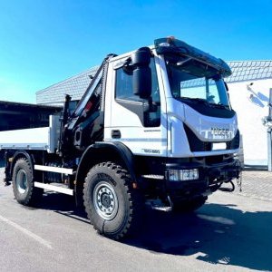 foto PŘEDVÁDĚCÍ 15t valník 4x4 Iveco + HIAB 15tm / 12m dosah