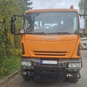 foto 4x4 hák 13.5t Iveco komunál ZIMA+LÉTO kropice sypač kontejner