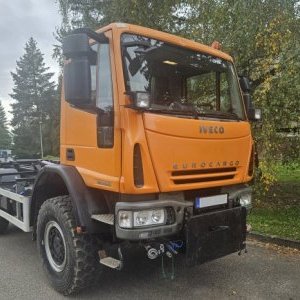 foto 4x4 hák 13.5t Iveco komunál ZIMA+LÉTO kropice sypač kontejner