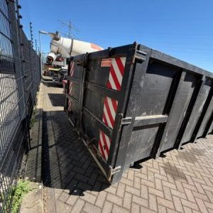 foto 19t Eur6 Iveco kontejner - málo jeté !