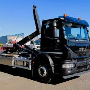 foto 19t Eur6 Iveco kontejner - málo jeté !